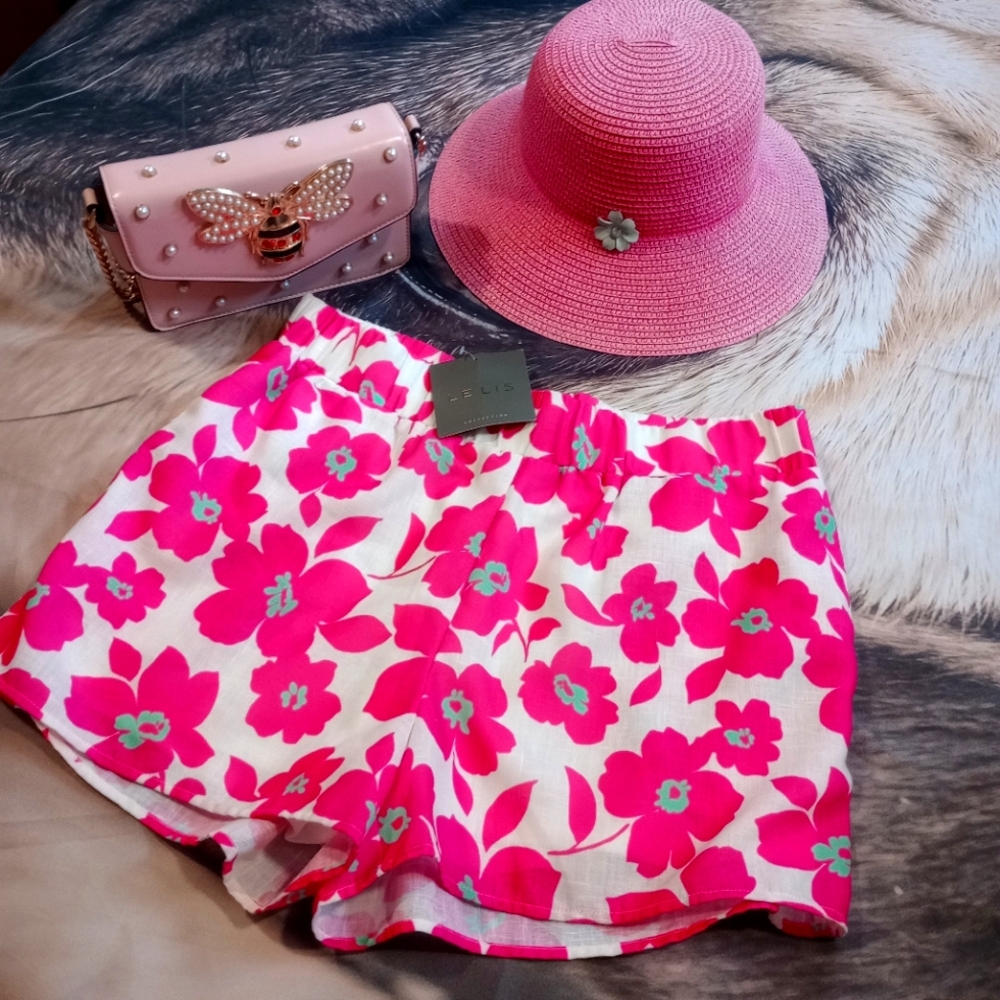 NWT pink and white lined shorts